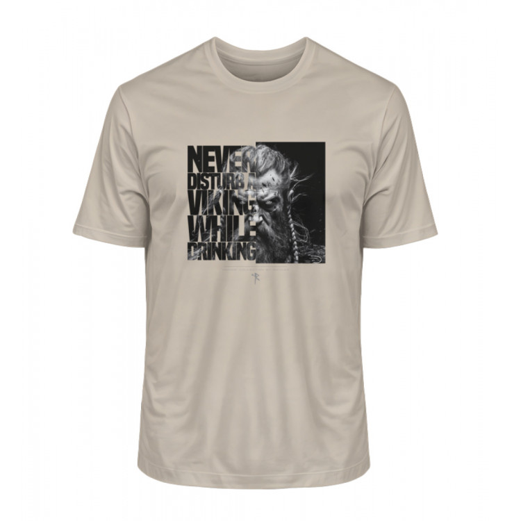 Never disturb a viking while drinking (EN) - Herren Premium Organic Shirt 2.0 ST/ST