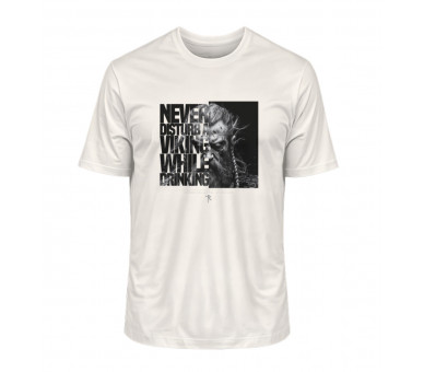 Never disturb a viking while drinking (EN) - Herren Premium Organic Shirt 2.0 ST/ST