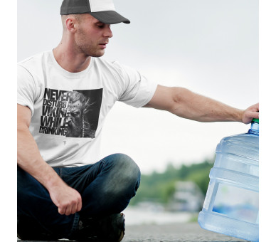 Never disturb a viking while drinking (EN) - Herren Premium Organic Shirt 2.0 ST/ST